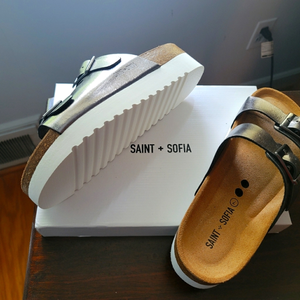 Saint+Sofia, size 9/40, adjustable buckle sandals, pewter leather